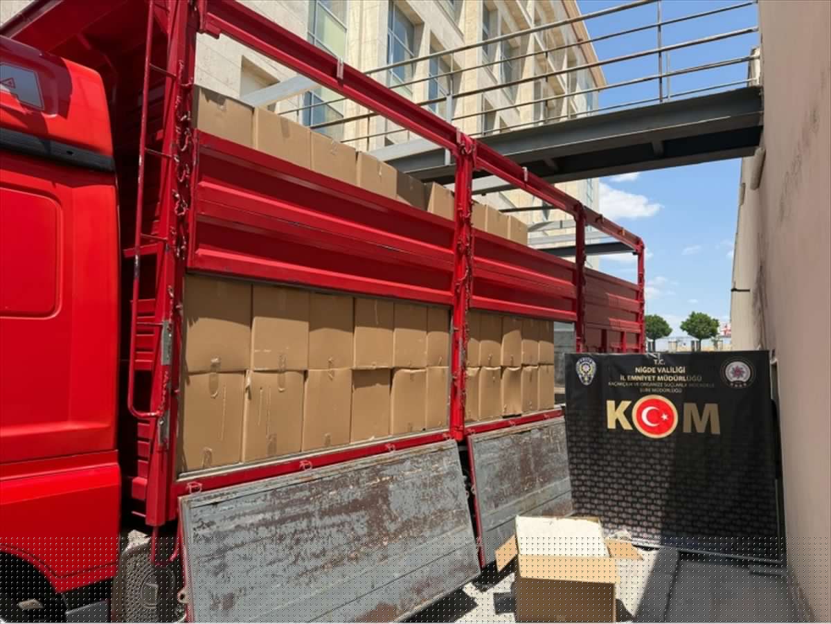 Niğde'de Rekor Kaçak Makaron Operasyonu