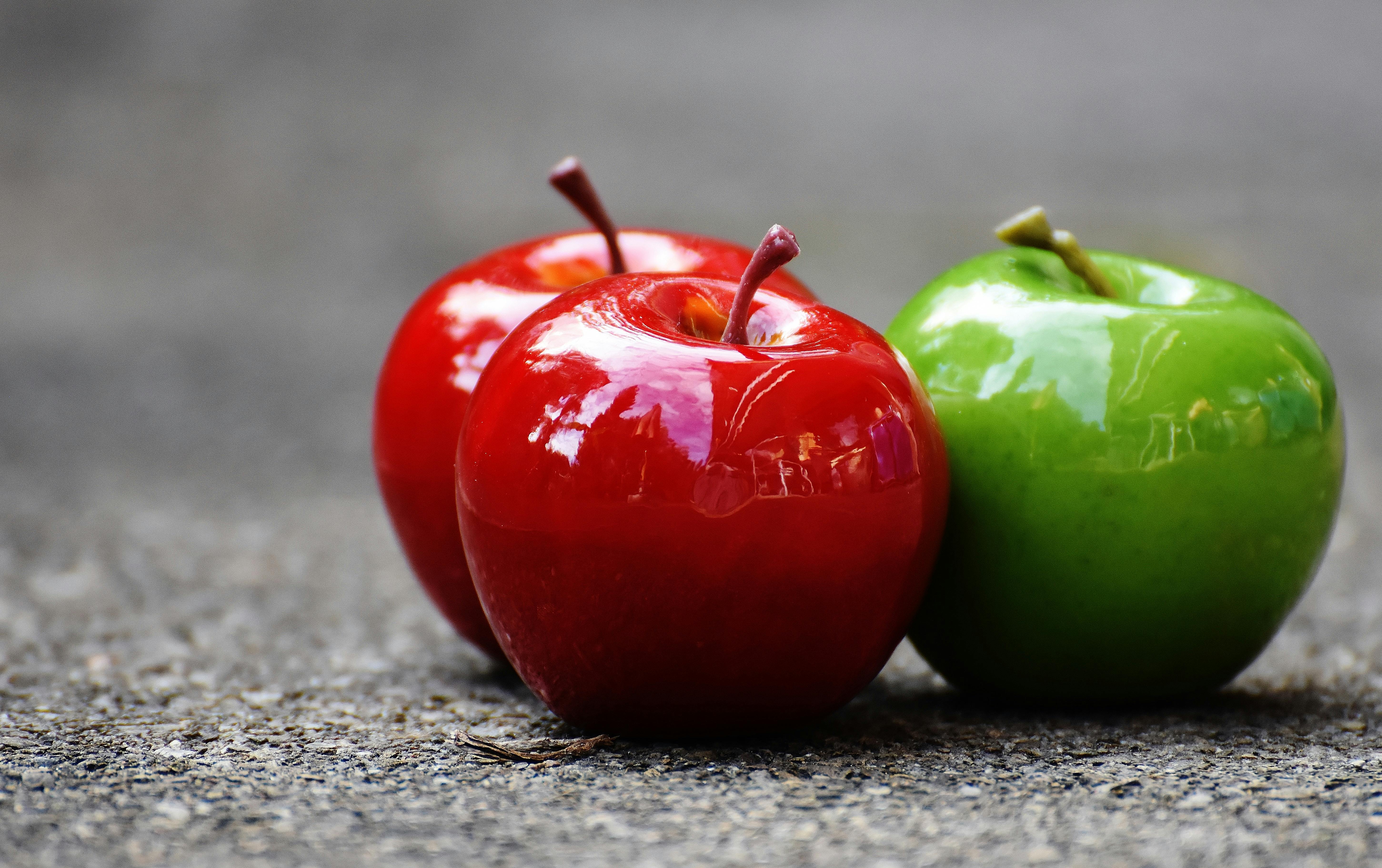 Des ONG alertent sur les cocktails de pesticides dans les pommes en Europe