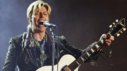 “He says to me, ‘Keep vamping, just jam,’ while he’s having a heart attack. Then he started grabbing his chest.” The show that ended David Bowie’s touring career — and the song that became his last hit