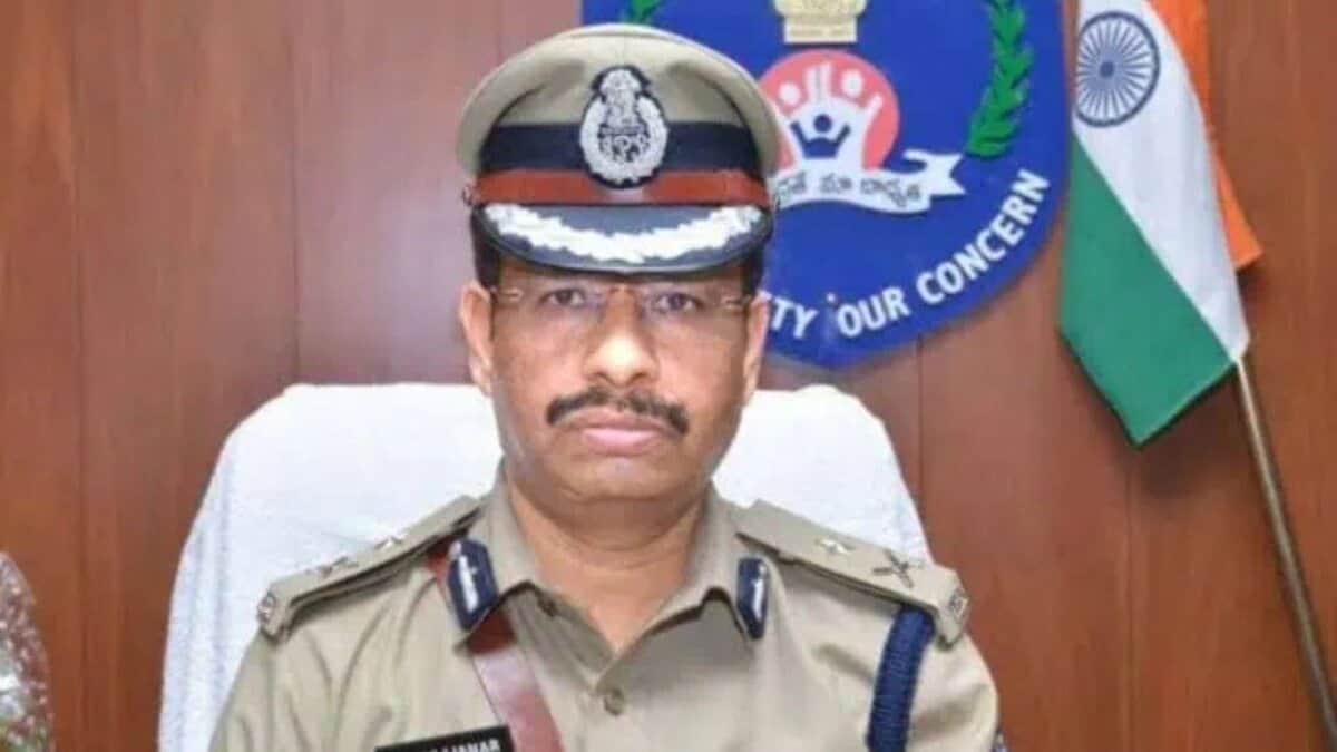 VC Sajjanar takes charge as Hyderabad police commissioner