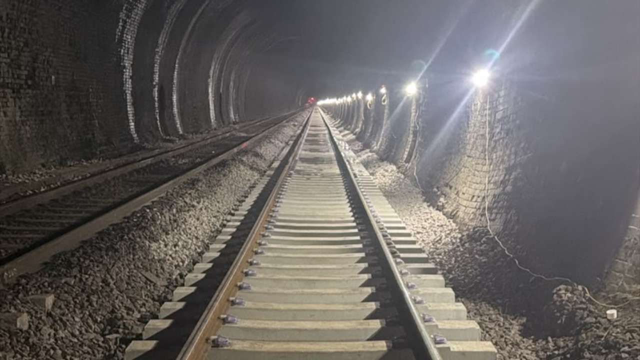 Derbyshire tunnel track renewal completed