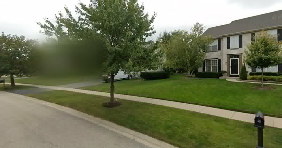 Single-family home sells in Oswego for $435,000