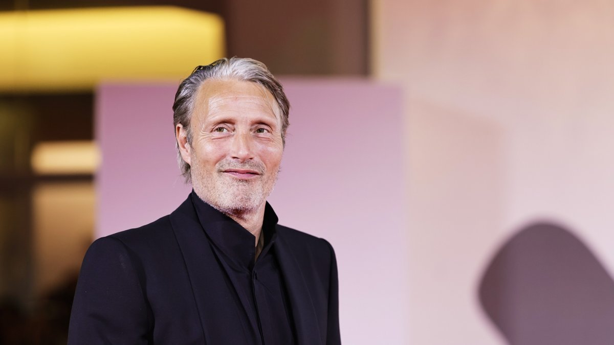 Mads Mikkelsen sarà un astronauta che lotta per la sopravvivenza in Ami