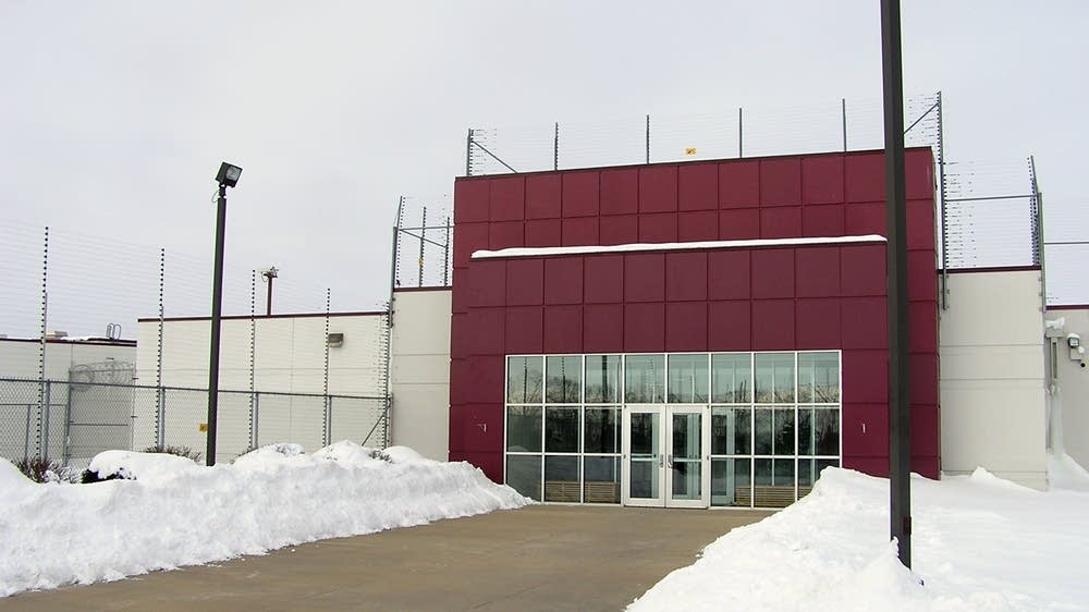 Appleton detention facility could start holding ICE detainees this fall