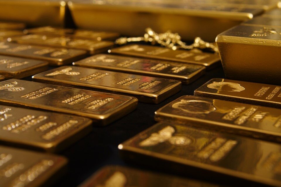 Gold price hits two-month high, retreats after  Hormuz turns oil
