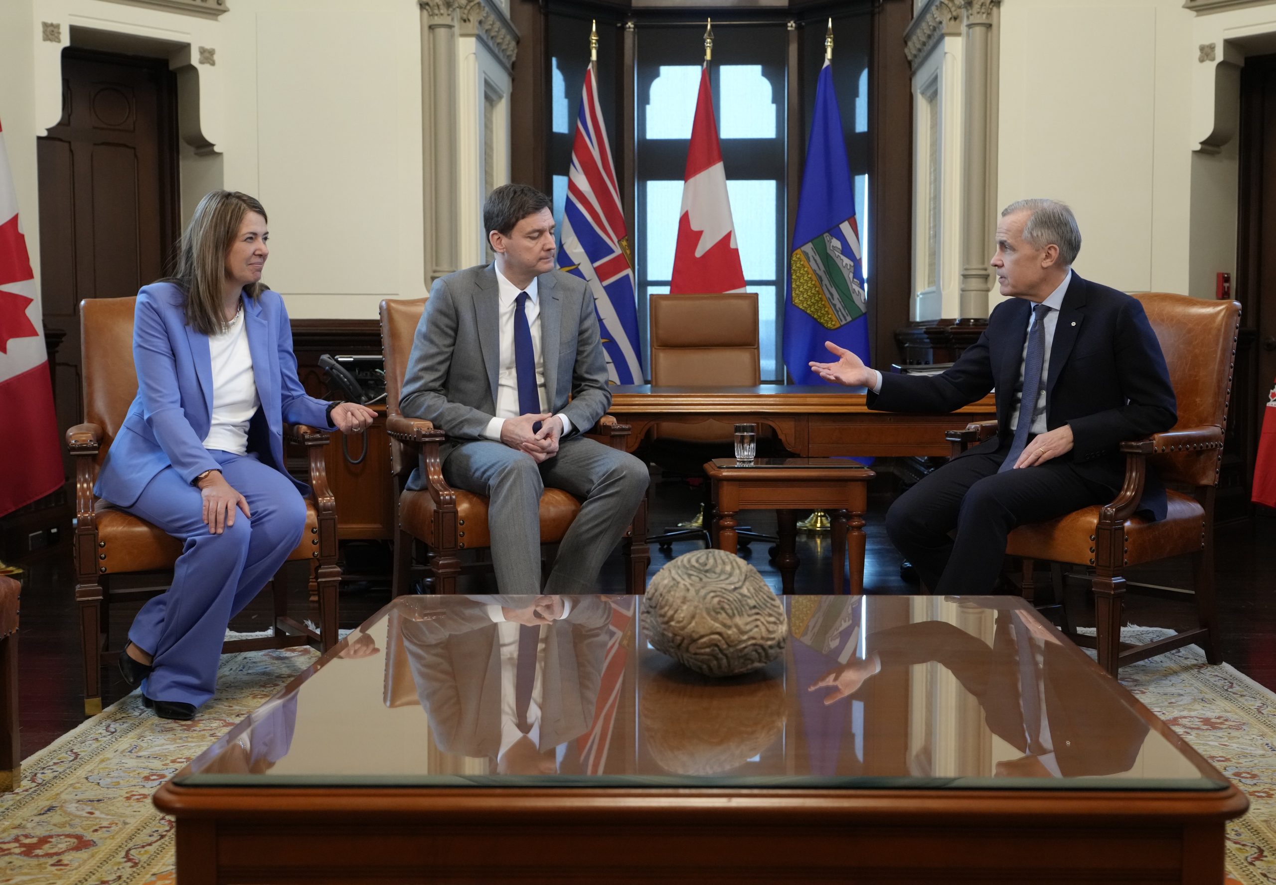‘Borderline friendly’: Premiers of Alberta and B.C. meet with Carney, talk pipeline