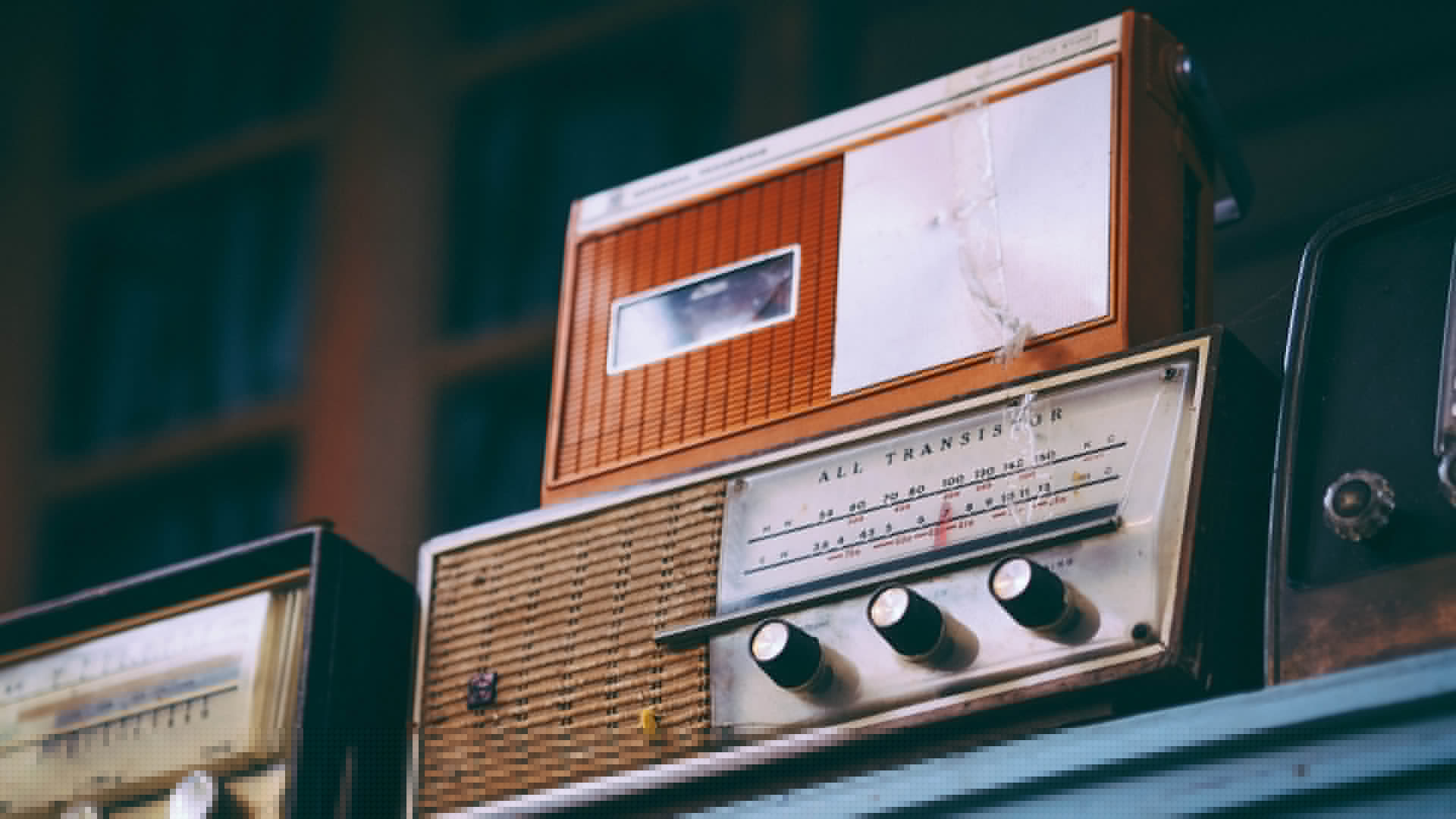Episode 406 - The security of radio