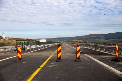 Un nou contract de 2,85 mld.lei pentru un drum expres: Turcii de la Nurol Inşaat construiesc lotul 3 al drumului expres Arad-Oradea, cu o lungime de 47 km, pentru 2,85 mld. lei