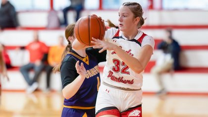 LADY PANTHER BASKETBALL CRUSHES HEARNE ON THE ROAD