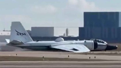 A NASA WB-57F repülőgépe hasraszállást hajtott végre Houstonban futóműhiba miatt