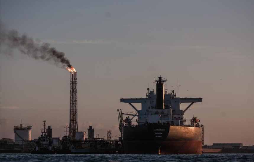 Após Venezuela aprovar reforma histórica, EUA ampliam licença para petroleiras operarem no país