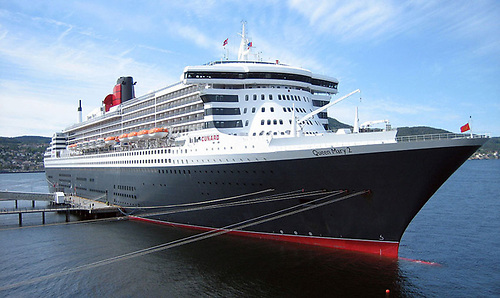 Queen Mary 2 Stops in Belfast Lough to Evacuate Ill Passenger