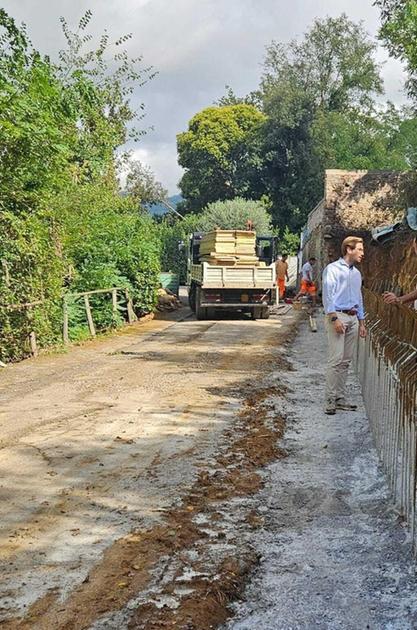 Lavori a San Colombano. In corso il rifacimento del muro dopo i crolli dei mesi scorsi