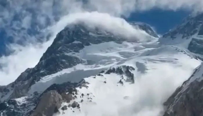 Bodies of five more Broad Peak avalanche victims brought to Skardu