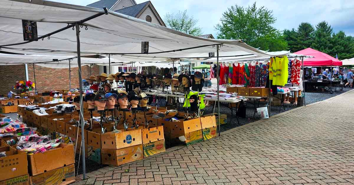 The Enormous Flea Market In Pennsylvania Where $35 Fills Your Backseat With Bargains