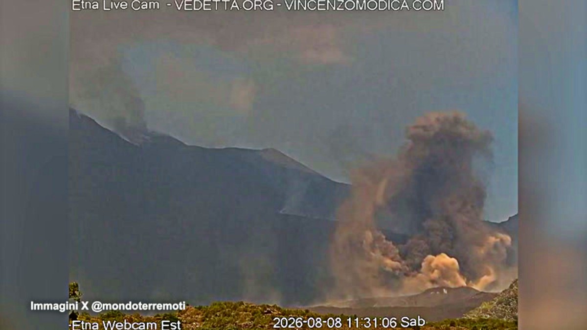 Etna, aperta una nuova bocca eruttiva in Valle del Bove. Nel pomeriggio riaperto lo spazio aereo