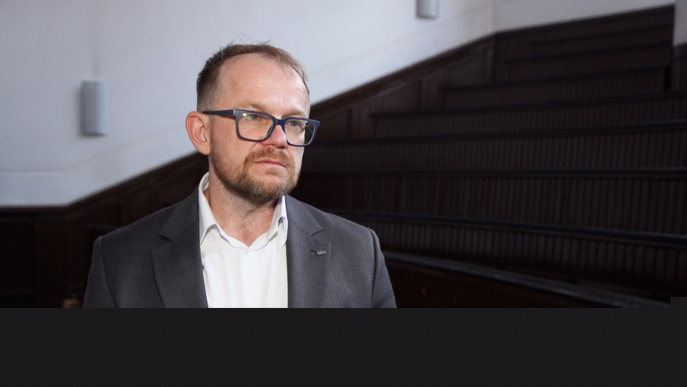 Studenci coraz częściej uczą się z pomocą AI. Uczelnie muszą dostosować sposób kształcenia i oceniania