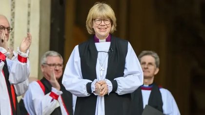 Sarah Mullally bëhet gruaja e parë që drejton Kishën e Anglisë