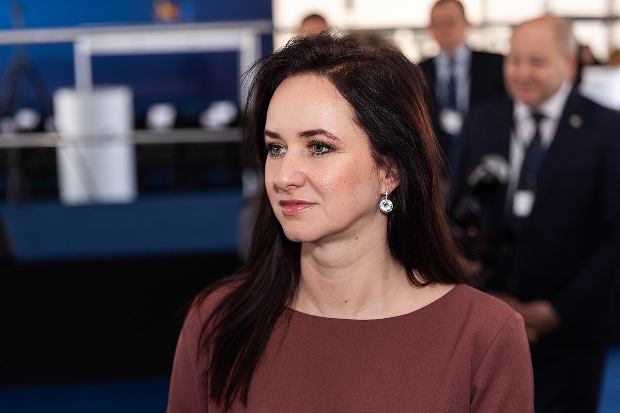Ruginienė: norint sugrąžinti sukčių pavogtas lėšas bankų pavedimai galėtų būti užlaikomi