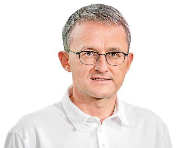 Pentru investitorii de portofoliu, pentru rentieri, pentru deponenţi, România este o ţară ideală: te împrumuţi în euro şi plasezi banii în depozite sau titluri de stat în lei la dobânzi aproape triple. Pentru economie însă, pentru companii care vor să facă investiţii, pentru cei care vor să ia un credit imobiliar, acest model este un dezastru