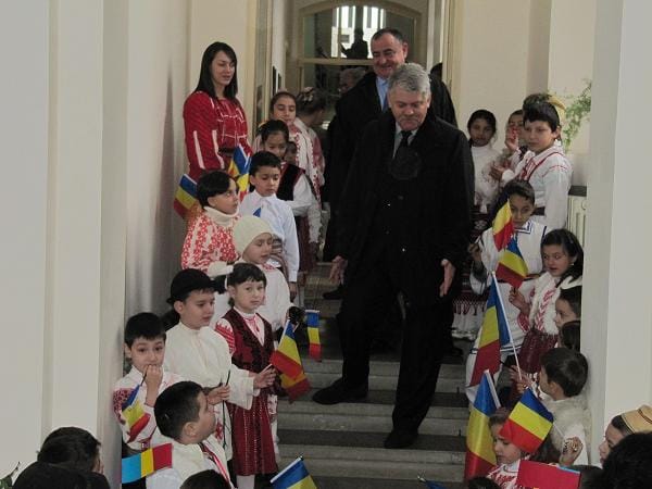 Comentariu la „La mulţi ani!” Colegiului Naţional Pedagogic „Carol I” Câmpulung de olxtoto login link alternatif