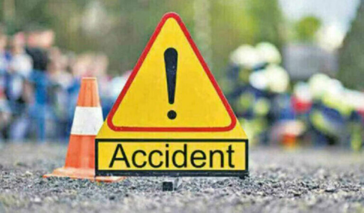Andhra: Man charred to death in container truck collision in Kakinada district