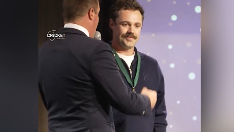 Head wins top gong at low-key event