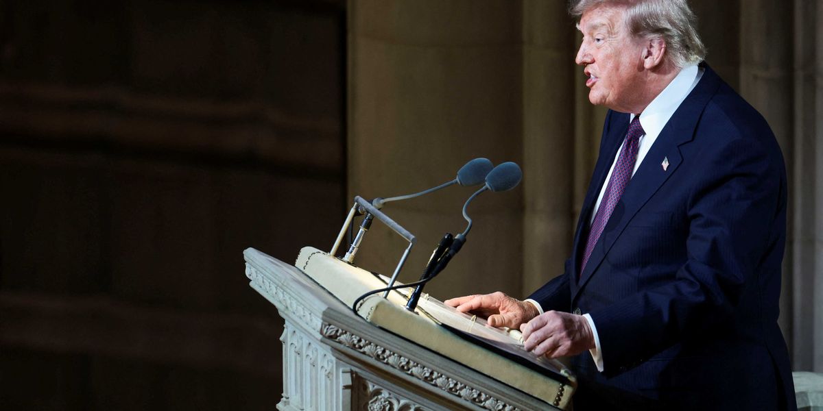 'It sounds good': Trump lobs stunning ad-lib during Lindsey Graham tribute