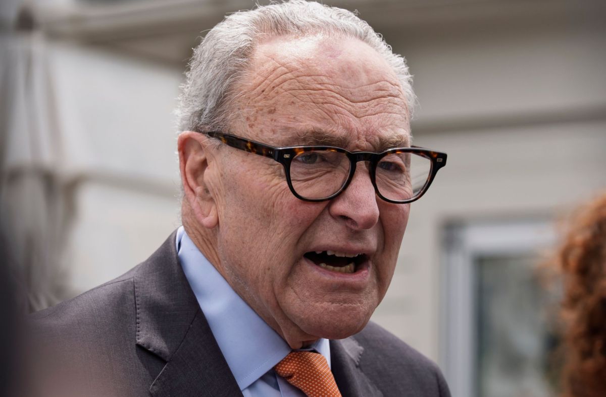 Schumer acusa que Todd Blanche favorece a Trump y no debe ser fiscal general