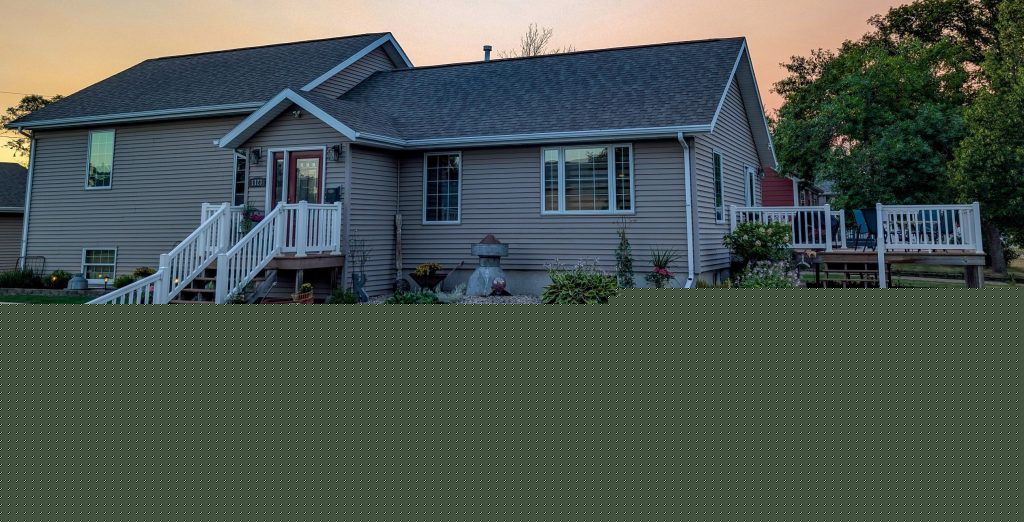 Ryan & Amanda Krueger Receive Yard of the Week Recognition