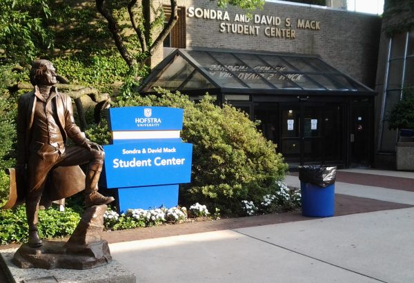 Hofstra contracts with ChatGPT Edu, launches program for all students, staff