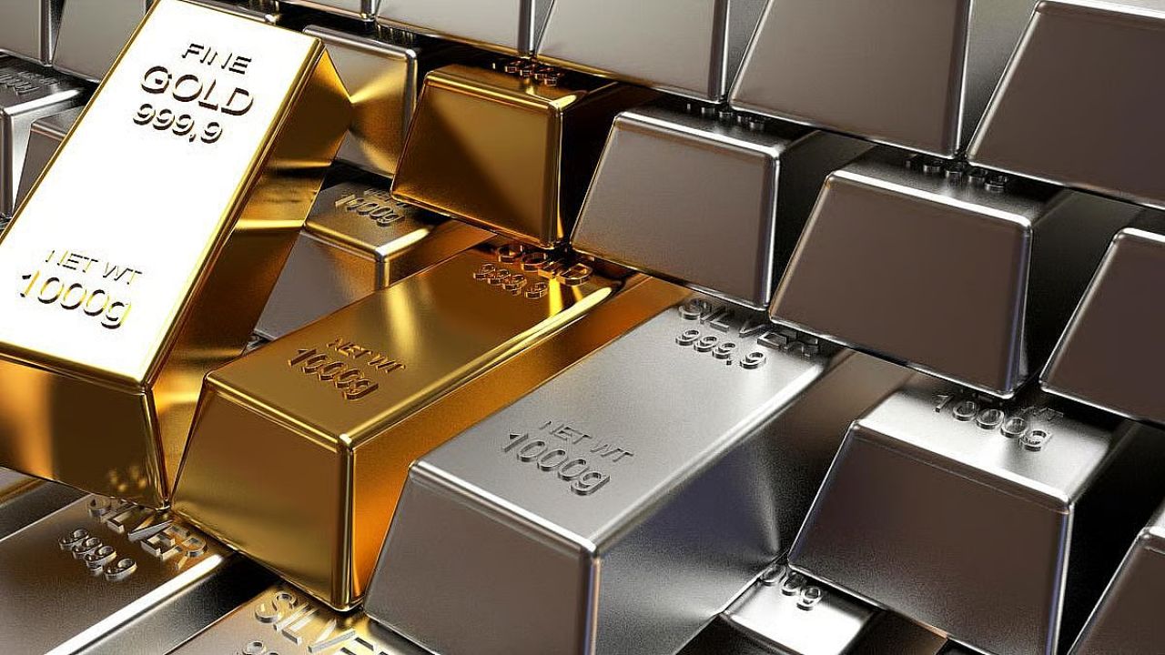Gold Soars to Record ₹1.75 Lakh, Silver Breaks ₹4 Lakh Barrier