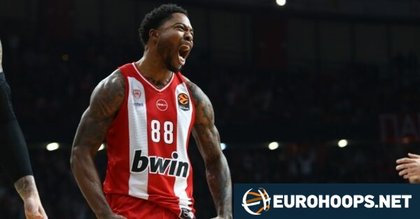 Vezenkov y Tyrique Jones se comen al Barça