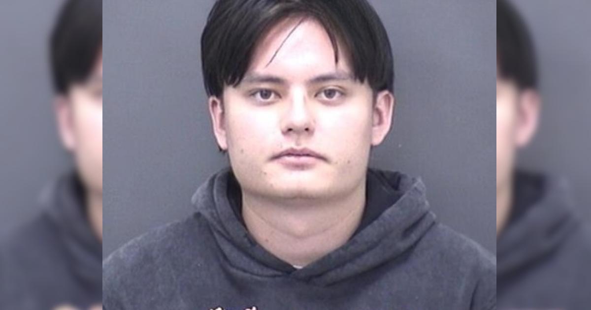 Teaching assistant jailed after sending sexual messages to teenage girls