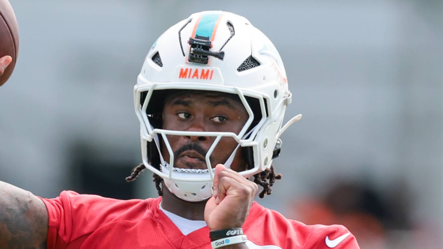Dolphins QB Malik Willis is drawing comparisons that are far too early to make