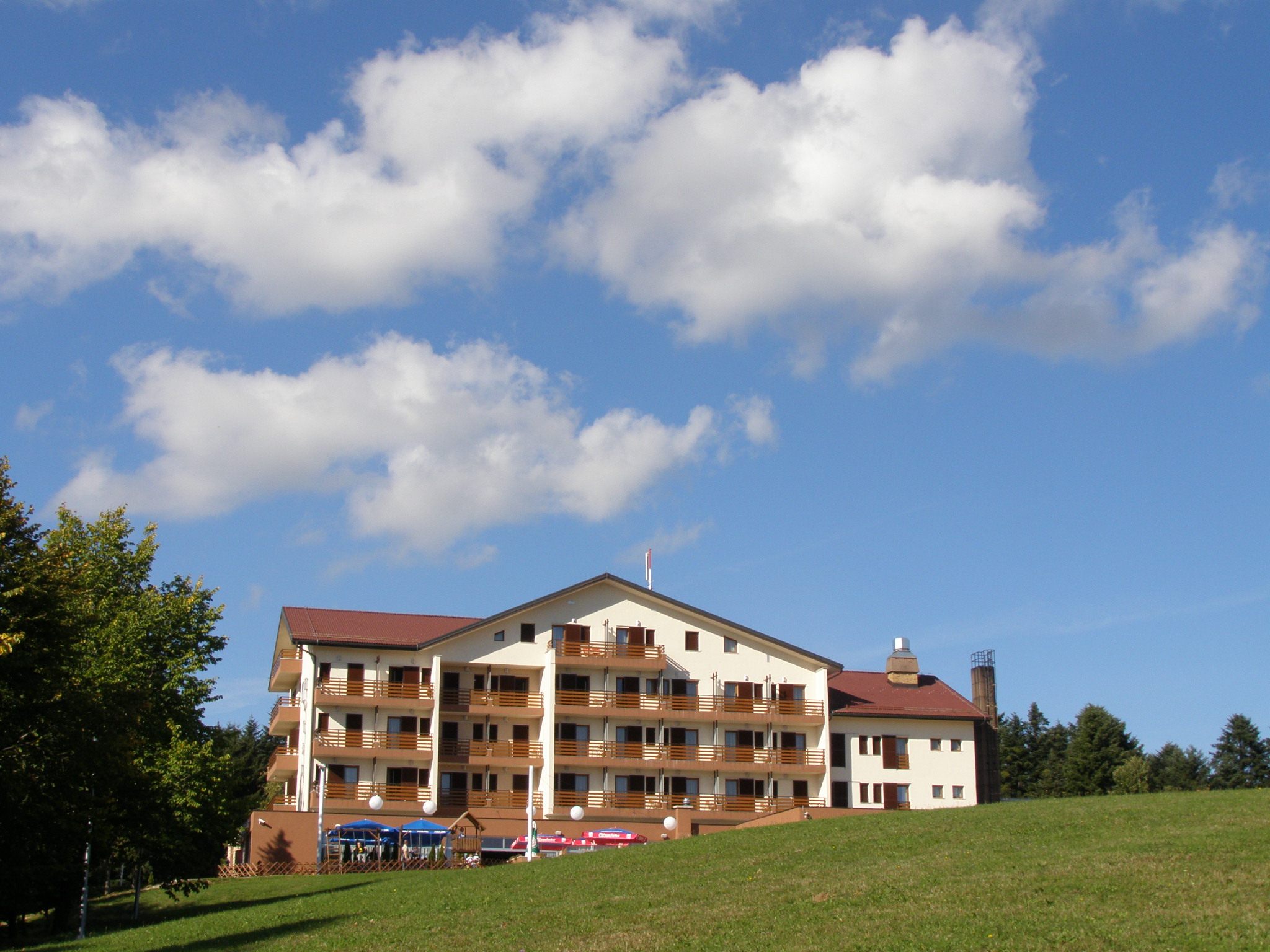 Komentari na Vlada baca 20 miliona KM na hotel „Monument“ na Kozari od Goran
