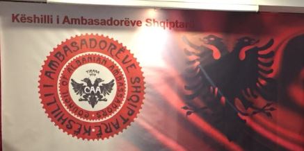 “Përdorimi i ujit si presion politik është i papranueshëm” – Këshilli i Ambasadorëve Shqiptarë reagon ndaj Vuçiç për devijimin e mundshëm të lumit Ibër: Apel BE-së dhe SHBA-së!