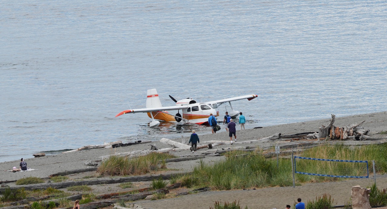 Comment on See a sea plane landing at Marina Beach Park? It’s legal, Edmonds police say by Christian Anderson