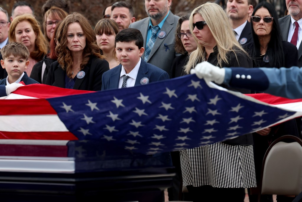 Robert Kraft sending mother, son to Super Bowl in honor of fallen Massachusetts police officer