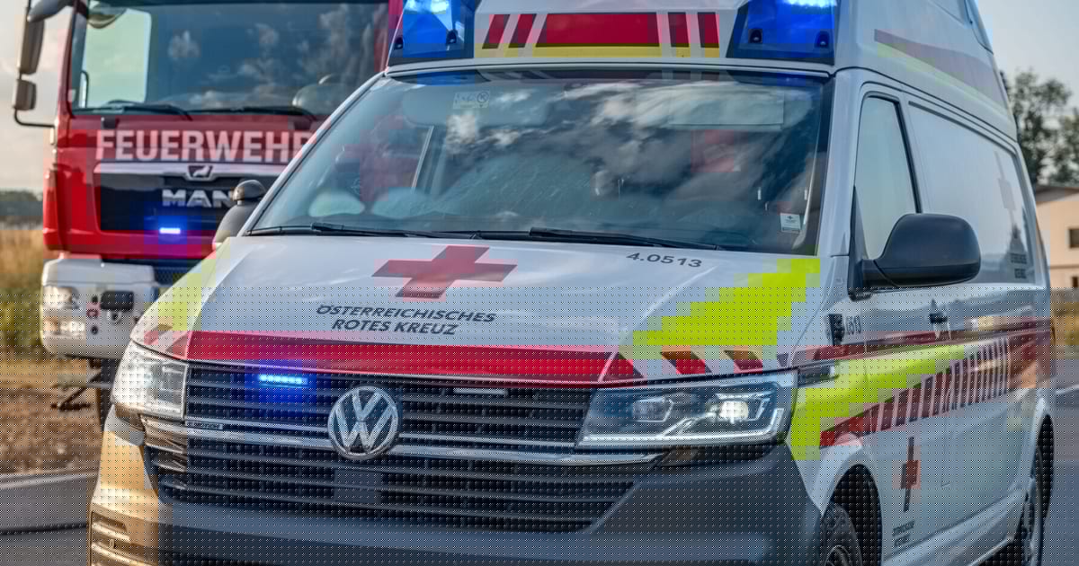 Auto überschlug sich - Wilde Kollision: Alkolenker raste in stehenden Pkw