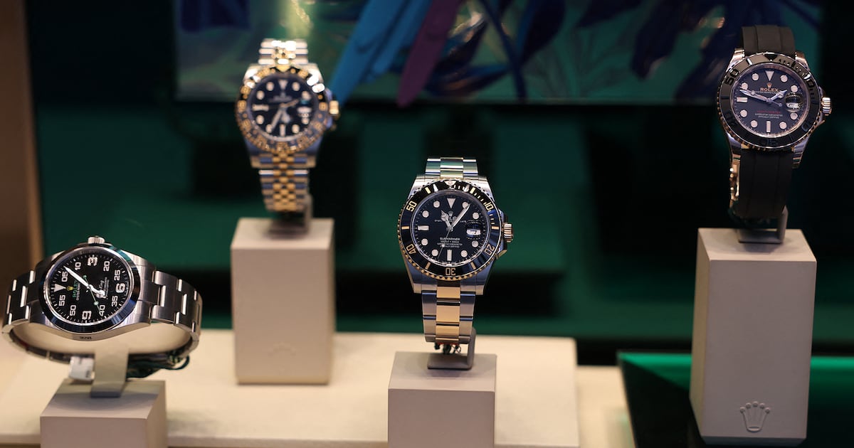 Swiss Watch Exports Plunge on Weak China Demand, US Tariffs