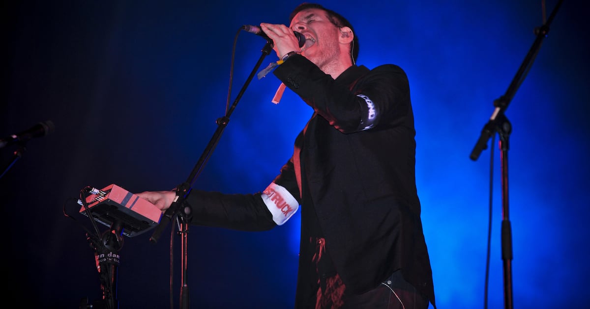 Massive Attack banned from Singapore for displaying Palestinian flag