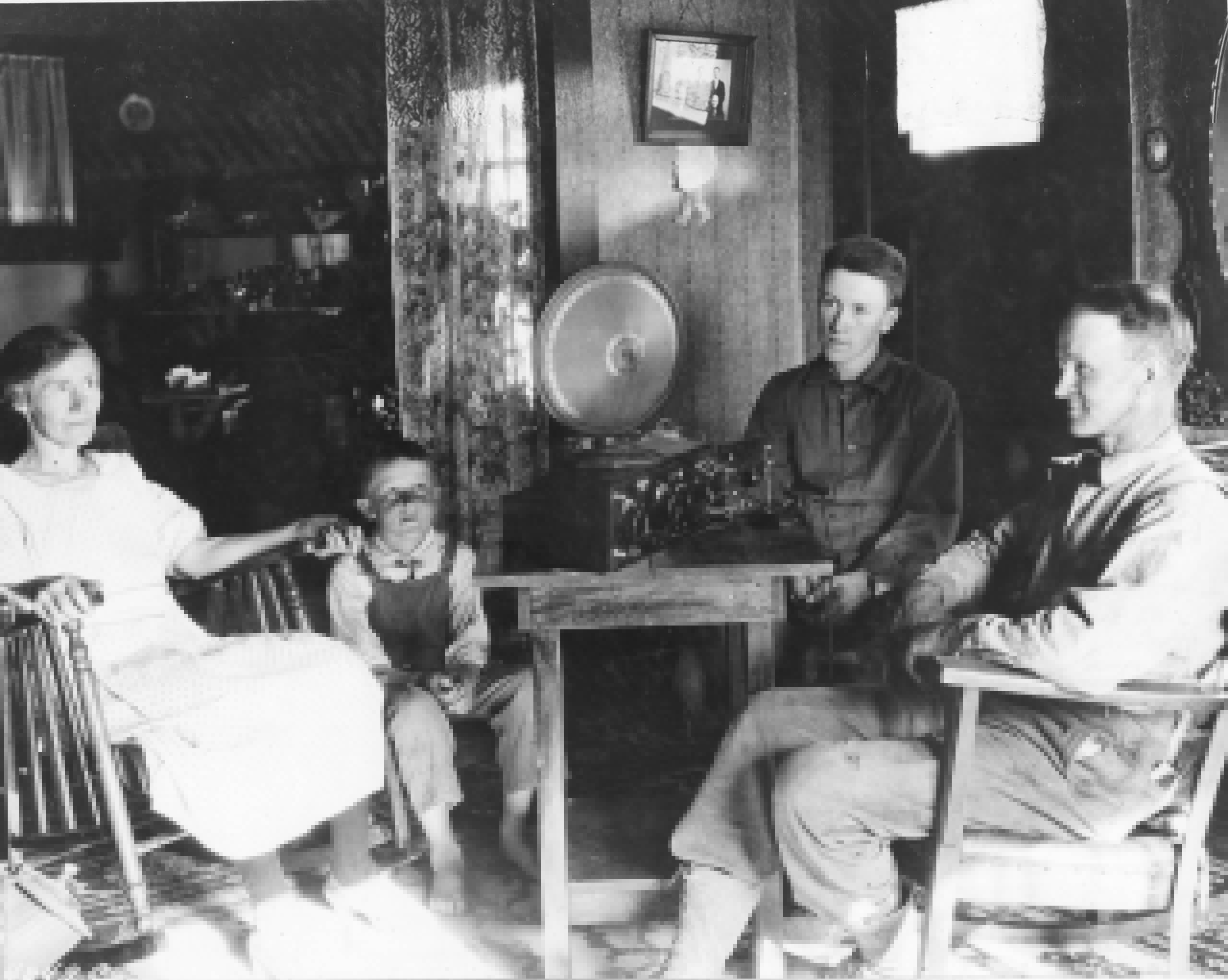 17 Vintage Photos Showing Working Class Families In The 1920s and 30s