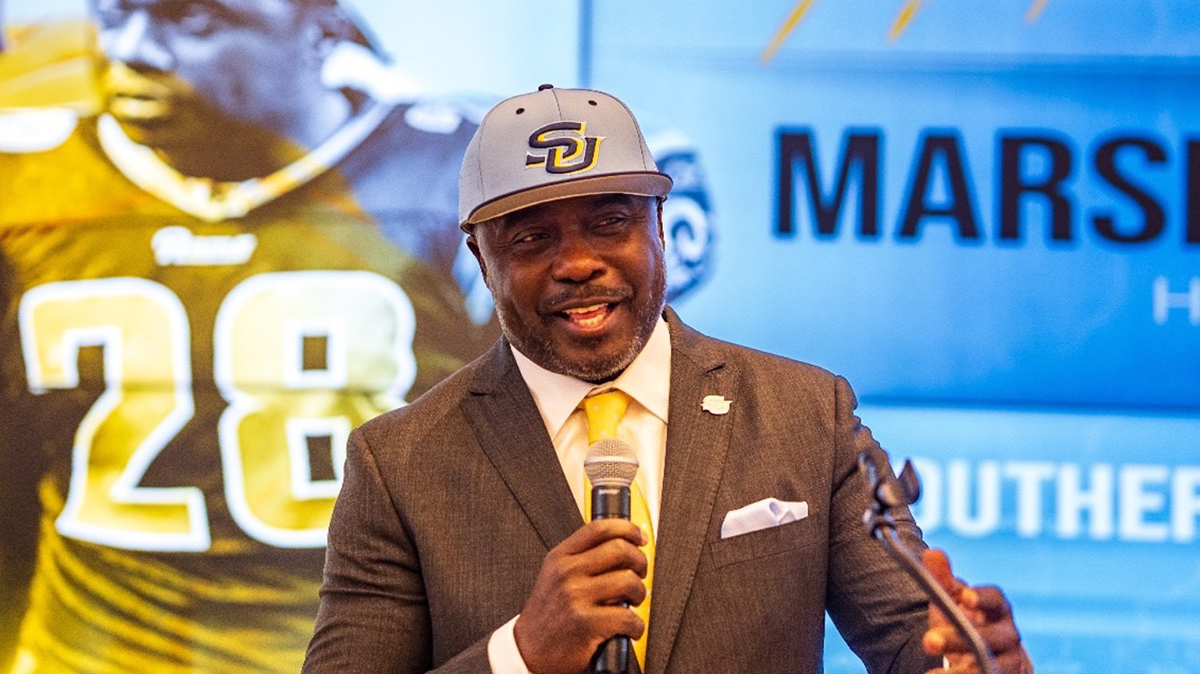 Marshall Faulk: The money game is in the FBS