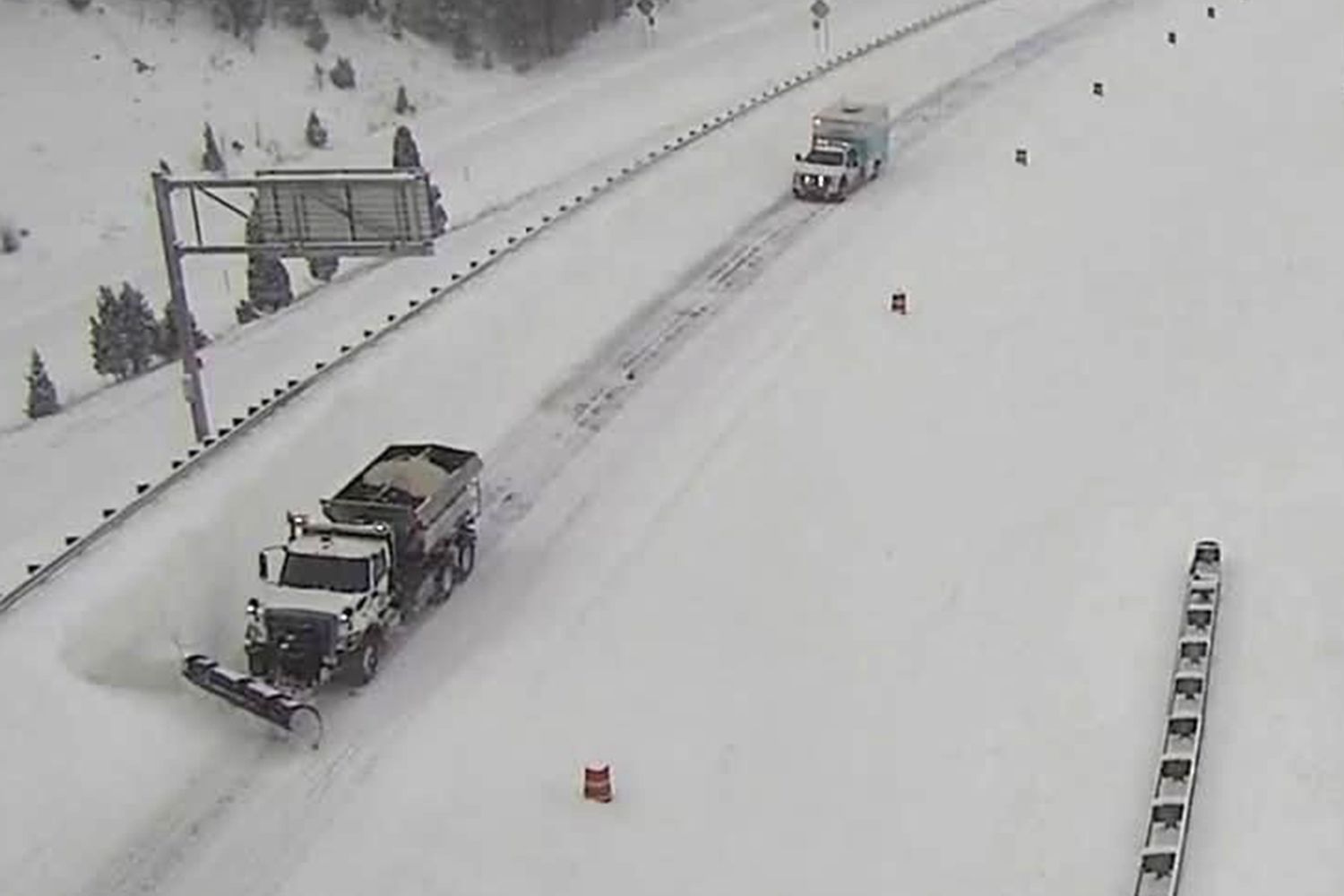 Snow Plow Driver Quietly Clears Path for Ambulance Carrying Baby During Dangerous Winter Storm