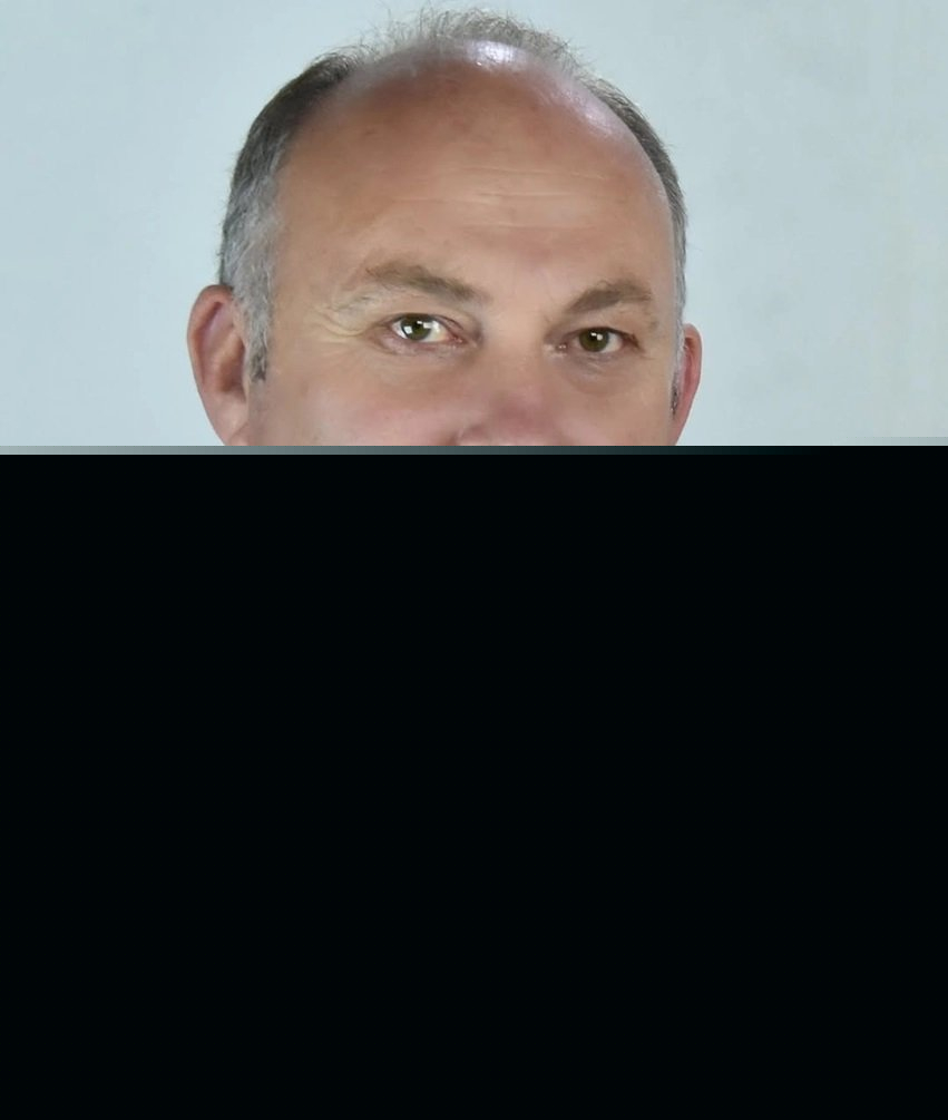 Njeriu që mbante gurin e rrufesë