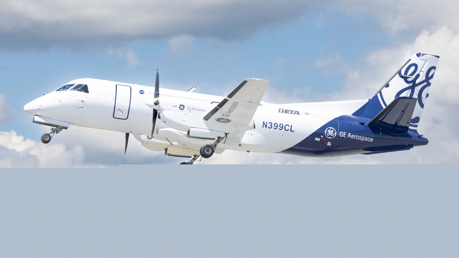 World’s first hybrid-electric flight above 30,000 feet sets new aviation record