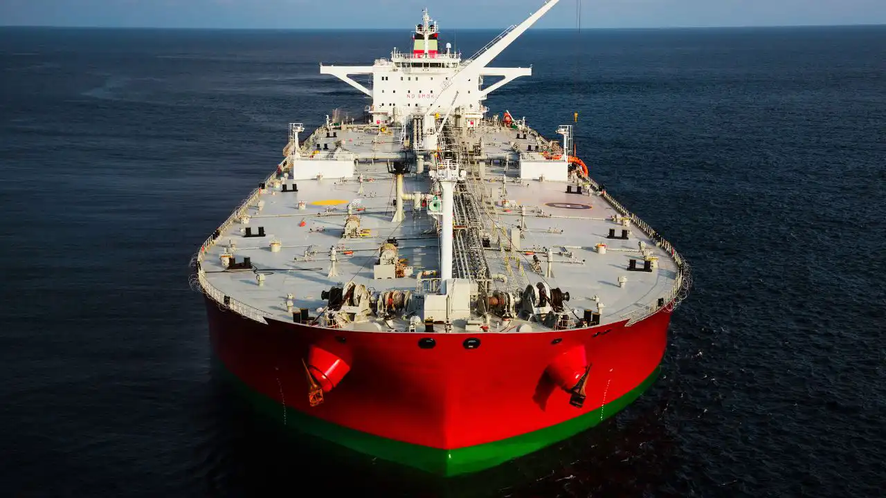 Houthis Announce Sanctions on Oil Giants and Tankers for U.S. Oil Exports