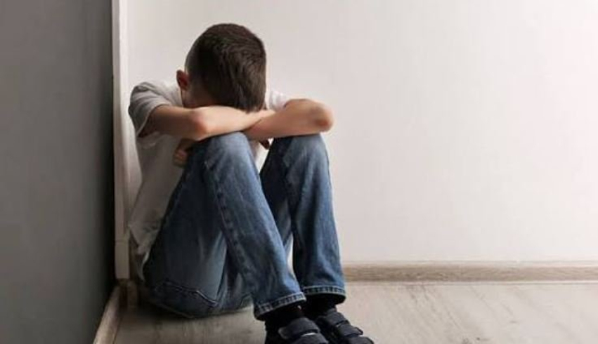 15-vjeçari shqiptar akuzon adoleshentin: Më abuzoi seksualisht! Më kërcënoi me video…