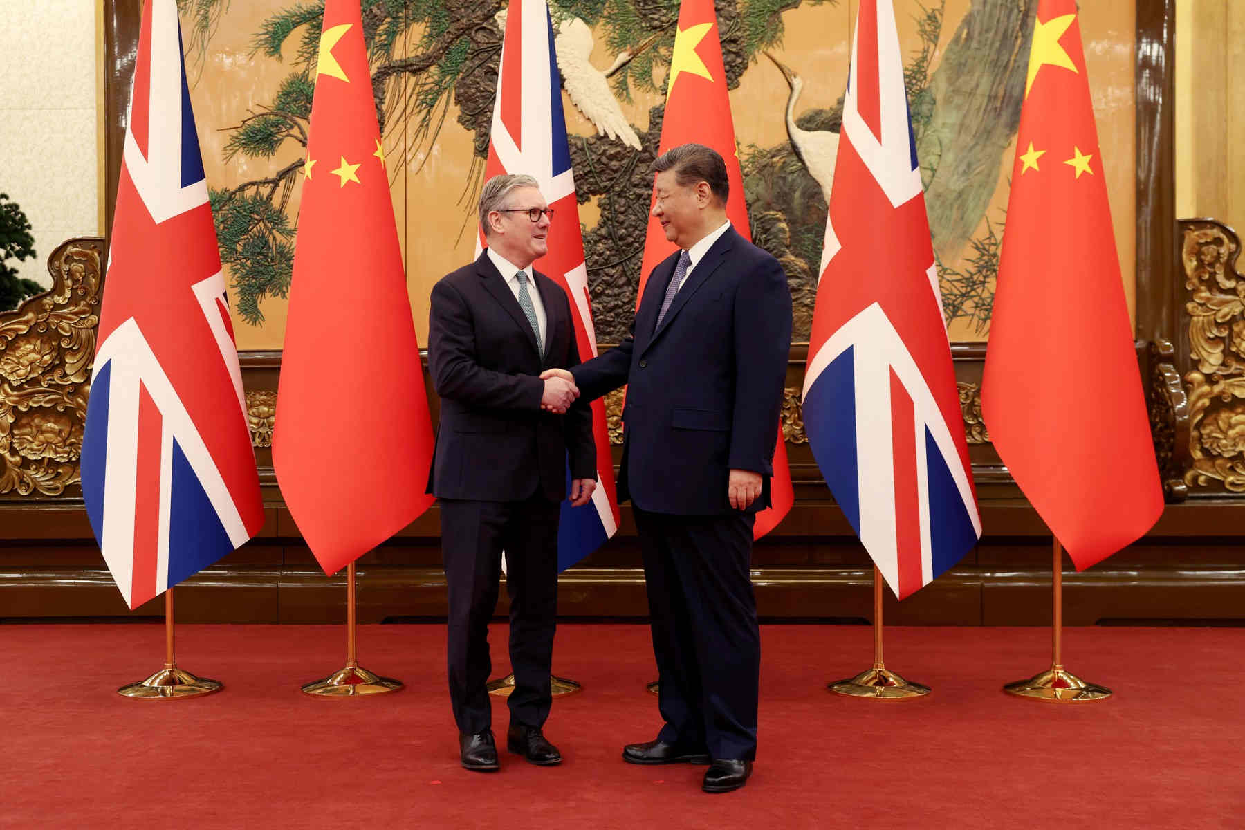 „Foarte periculos”. Trump avertizează Londra, după întâlnirea dintre premierul britanic Keir Starmer și președintele Chinei Xi Jinping de la Beijing